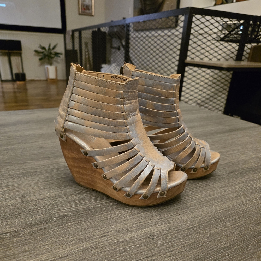Bed Stu Light Tan And Silver Strappy Wedges - Picture 11 of 11